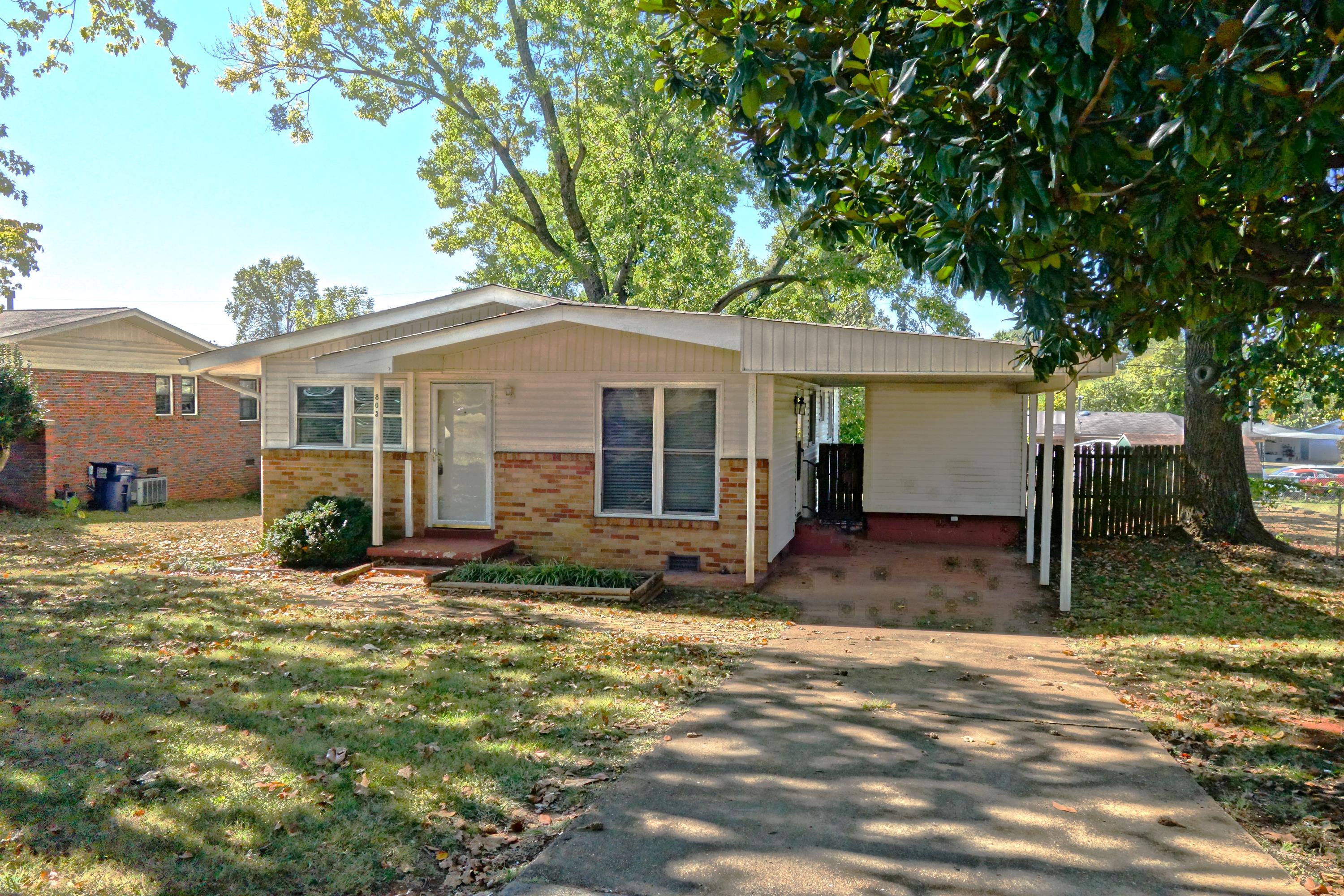 803 Lantana Way